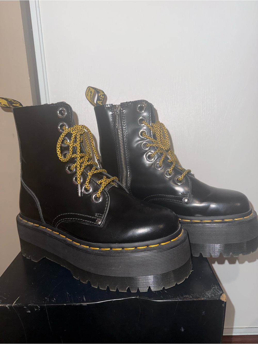 Dr. Martens Jadon Max